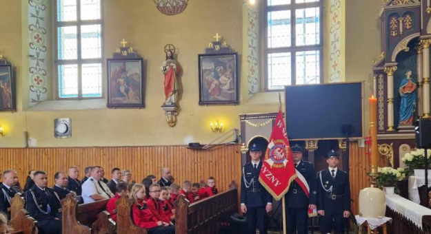 Dzień Strażaka w gminie Bardo. Msze święte, poświęcenie pojazdów oraz wspólny grill