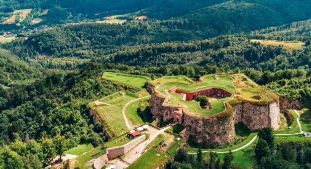 14 maja 2025, Twierdza Srebrna Góra: podpisanie porozumienia i prezentacja wniosku o wpis na Listę Światowego Dziedzictwa UNESCO