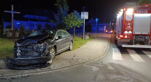 	Zderzenie citroena i toyoty na skrzyżowaniu w Ząbkowicach Śląskich