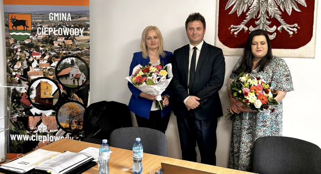 Wójt Gminy Ciepłowody Łukasz Białkowski otrzymał wotum zaufania i absolutorium 