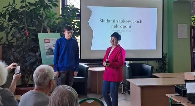 Jan Ciapka i ząbkowickie nekropolie - spotkanie Dyskusyjnego Klubu Książki w Bibliotece Publicznej w Ząbkowicach Śląskich