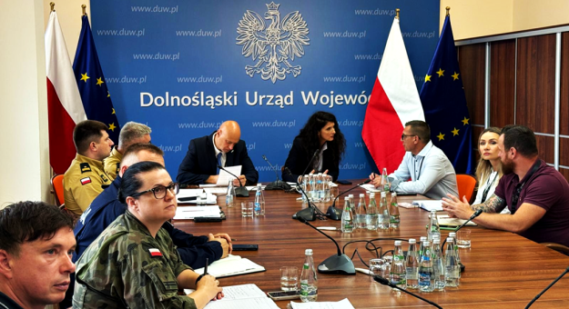 Telekonferencja wojewody z samorządowcami i sztabami kryzysowymi w związku z ostrzeżeniami IMGW