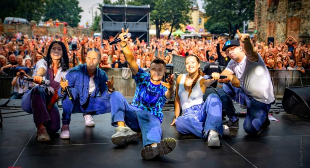 Weekend pełen gwiazd w Ząbkowicach Śląskich - przed nami Dni i Noce Krzywej Wieży 2025