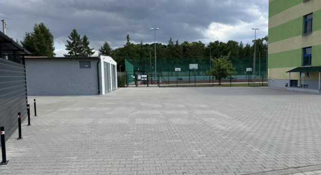 Nowy parking przy szkole i uporządkowanie odwodnienia