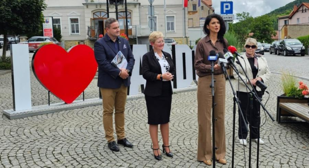 7.5 mln zł na odbudowę siedziby Centrum Kultury i Biblioteki w Bardzie