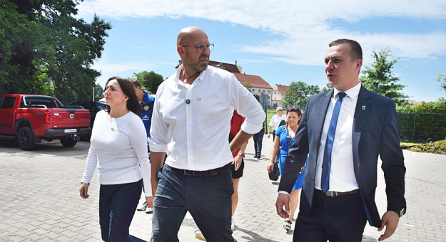 Minister Sportu i Turystyki oraz wicemarszałek Sejmu z wizytą w Kamieńcu Ząbkowickim
