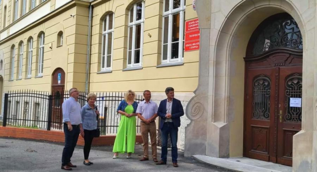 Zakończono kolejną inwestycję Powiatu Ząbkowickiego. Zespół Szkół Zawodowych w nowej odsłonie