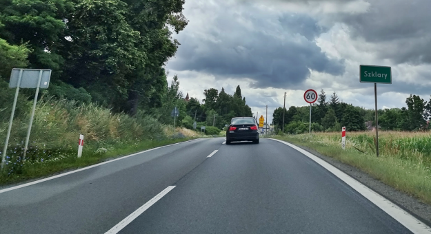 W Szklarach będzie bezpieczniej. Ruszyły prace związane z budową chodnika