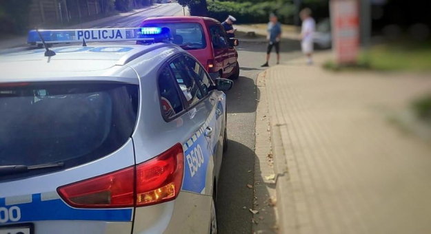 Kolizja skody i citroena  na skrzyżowaniu ul. Powstańców Warszawy i Kusocińskiego