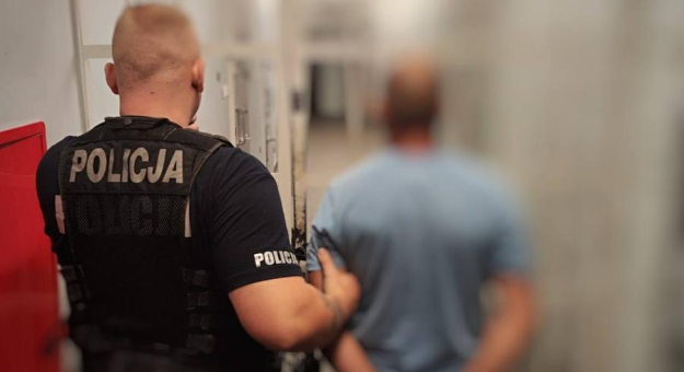 Nietrzeźwy kierowca i recydywista bez prawa jazdy zatrzymani w Ziębicach