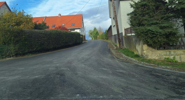 Wyremontowany odcinek drogi powiatowej w Różanej