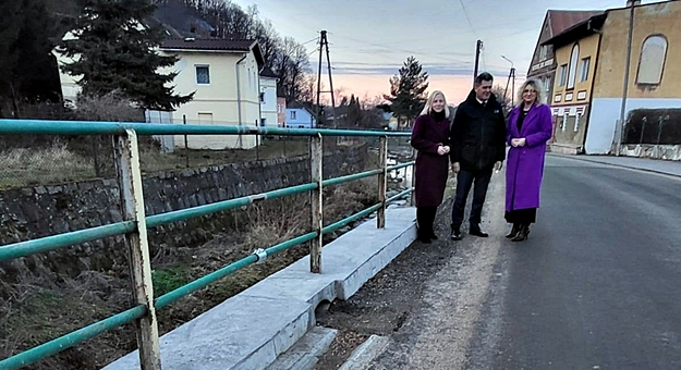Kolejne inwestycje drogowe zakończone – odbudowane zostały mury oporowe przy drogach powiatowych