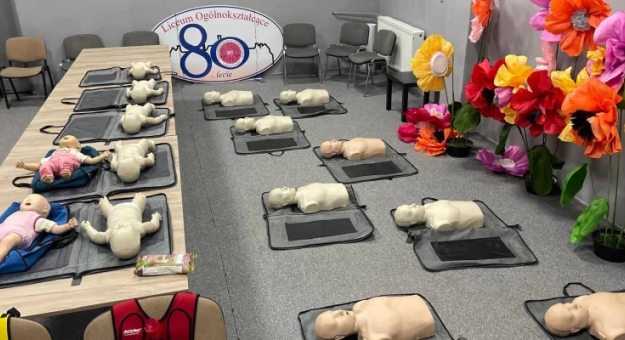 Cykl szkoleń z pierwszej pomocy przedmycznej. Przeszkolono służby oraz mieszkańców