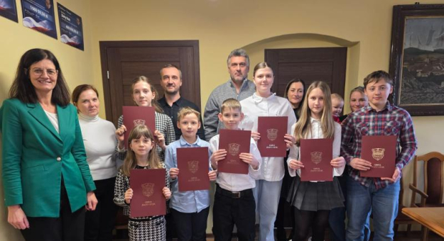 Burmistrz wręczyła stypendia sportowcom