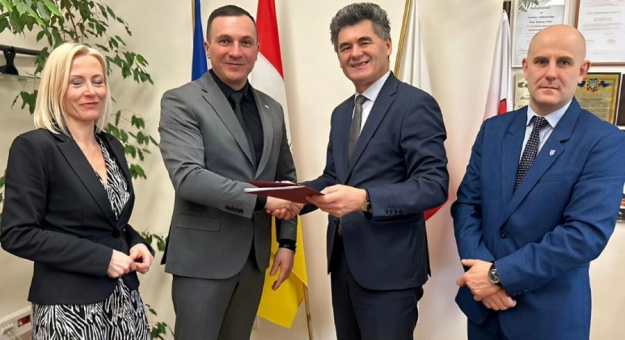 Spotkanie władz powiatu i gminy. Będą nowe chodniki i bezpieczniejsze przejście