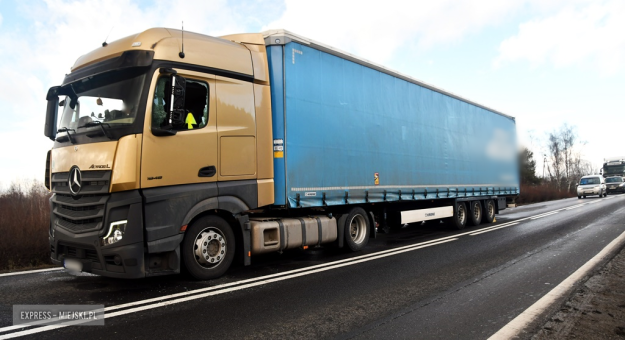 Utrudnienia w ruchu na krajowej ósemce. Zderzenie dwóch samochodów ciężarowych