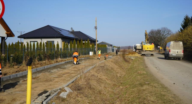 	Trwają prace przy budowie ścieżki pieszo-rowerowej Jaworek – Sieroszów