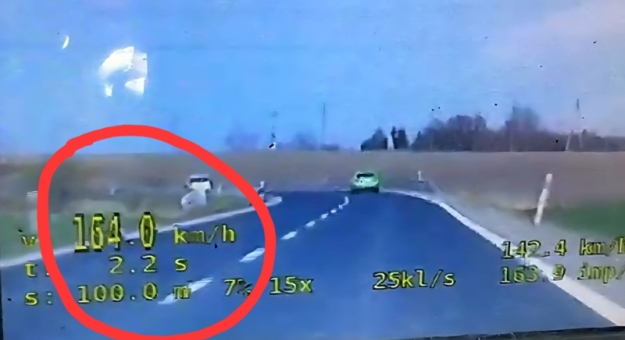 164 km/h i wyprzedzanie na podwójnej ciągłej. 29-latka otrzymała wysoki mandat i straciła prawko