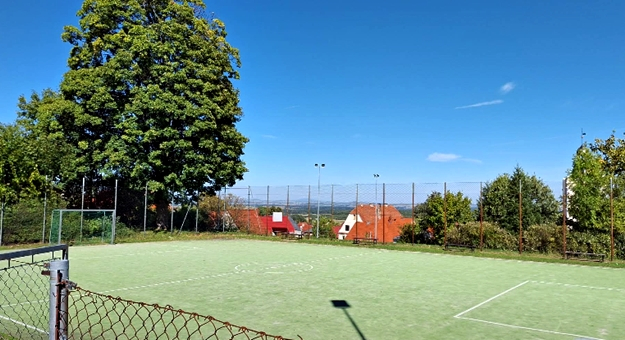 Niebawem ruszą prace nad odbudową boiska wielofunkcyjnego na Humlu. Jest wykonawca
