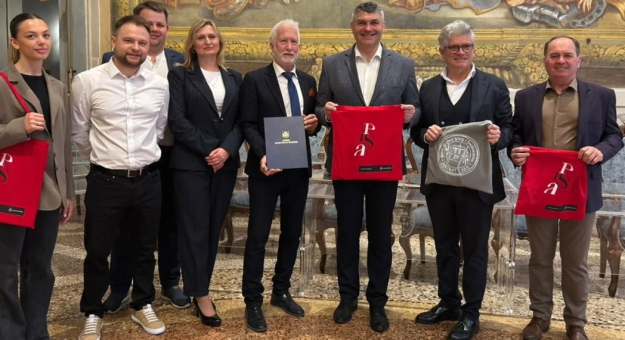 Dwie wieże, jeden cel - europejska współpraca turystyczna. Delegacja z Zabkowic Śląskich w Pizie