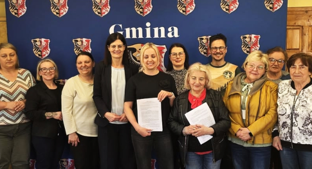 Złoty Stok wspiera organizacje społeczne. Podpisano umowy na realizację zadań dla mieszkańców