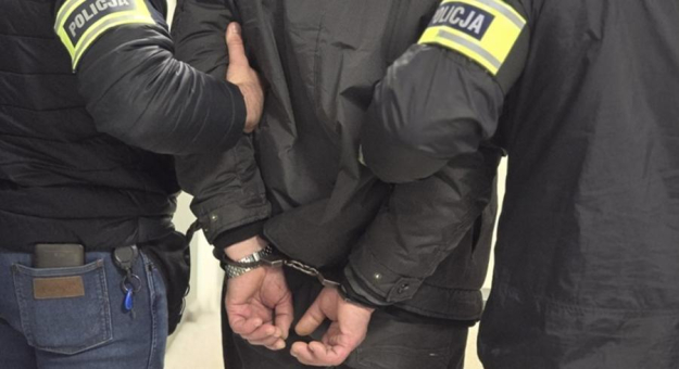 Zatrzymanie poszukiwanego 65-latka i ujawnienie nielegalnego pobytu cudzoziemca
