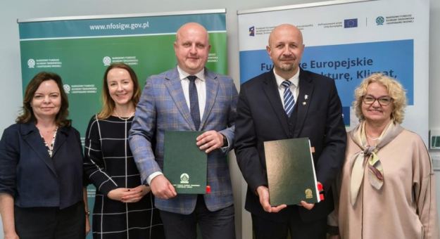 Podpisanie umowy na budowę sieci kanalizacyjnej w Braszowicach i modernizację w Ząbkowicach Śląskich