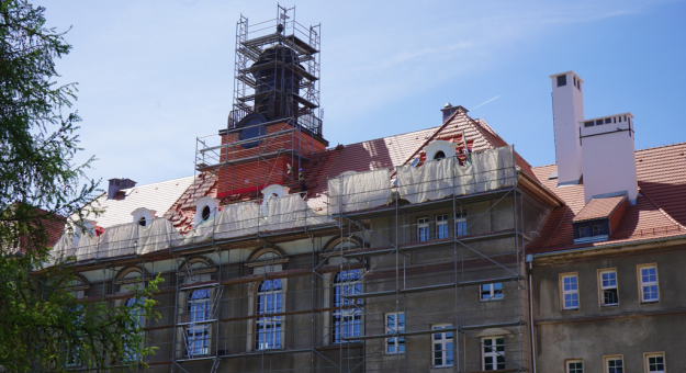 Postępują prace przy termomodernizacji liceum w Ząbkowicach Śląskich