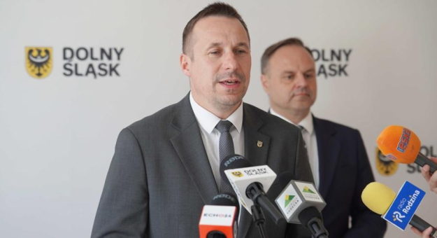Chcemy przygotować dolnośląskie firmy na wyzwania przyszłości i wzmacniać bezpieczeństwo regionalnej gospodarki – marszałek Paweł Gancarz
