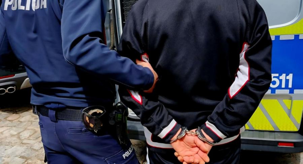 33-latek poszukiwany listem gończym zatrzymany przez ząbkowickich kryminalnych