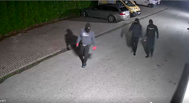 Włamanie do dwóch firm przy ul. Wrocławskiej. Policja szuka sprawców