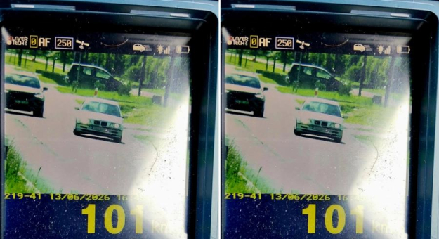 22-letni kierowca BMW stracił prawo jazdy na 3 miesiące po przekroczeniu dozwolonej prędkości o ponad 50 km/h w terenie zabudowanym