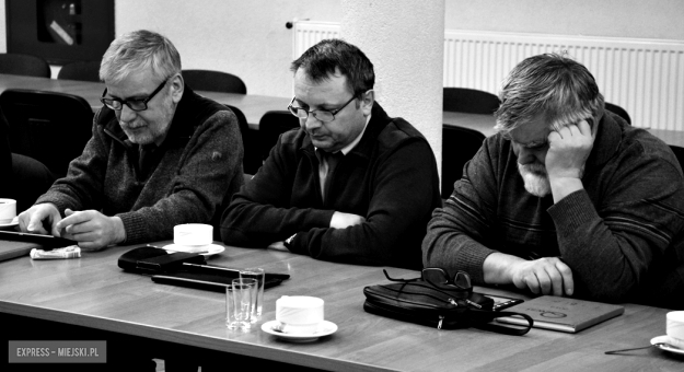 20 czerwca zmarł Włodzimierz Biniaś - radny trzech kadencji Rady Miejskiej w Bardzie (na zdj. w środku). Miał 57 lat