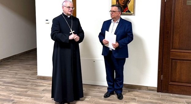 Biskup świdnicki Marek Mendyk wręczył nominację Krzysztofowi Kotowiczowi, który od 1 sierpnia 2026 roku obejmie funkcję rzecznika prasowego Diecezji Świdnickiej