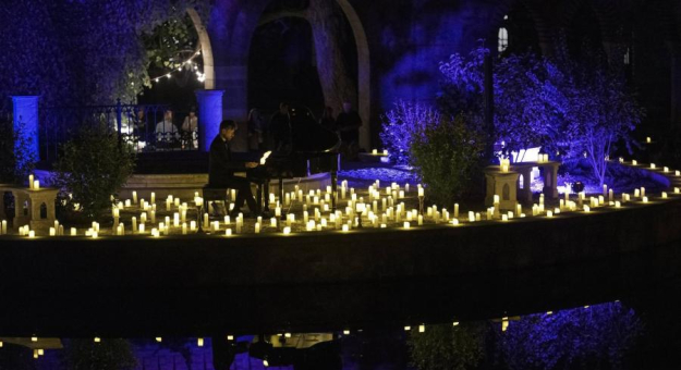 	Koncert przy świecach zachwycił publiczność w Pałacu Marianny Orańskiej