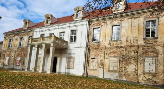 Blisko 3 mln zł na rewaloryzację zabytkowego parku w Sieroszowie