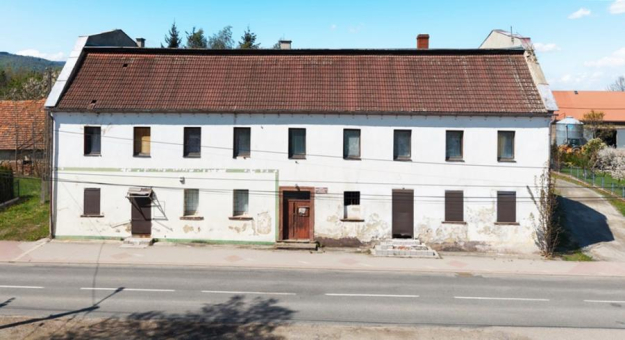 Budynek po byłej świetlicy wiejskiej w  Budzowie