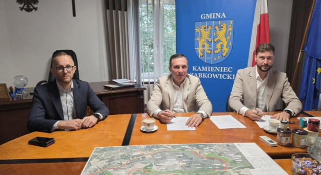 Konserwacja rowu w Kamieńcu Ząbkowickim