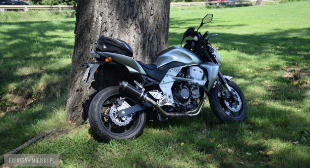 Zdarzenie drogowe z udziałem dwóch motocykli i osobówki. Jedna osoba w szpitalu