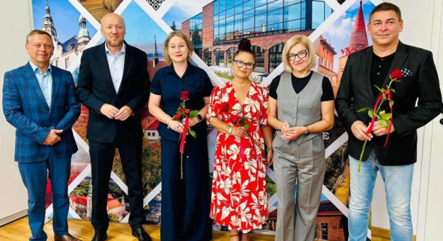 Iwona Gosek nową dyrektor Zespołu Szkół i Przedszkoli w Niedźwiedziu.