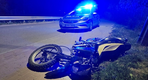 15-latek porzucił crossa i uciekł. Później sam zgłosił się na policję