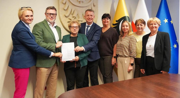 Chcą powrotu kolei do Złotego Stoku. Petycja trafiła do władz województwa