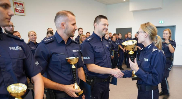 Policjant z ząbkowickiej komendy ponownie najlepszym dzielnicowym na Dolnym Śląsku