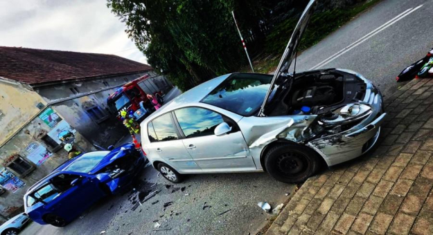 Zderzenie skody oraz volkswagena w Sosnowej